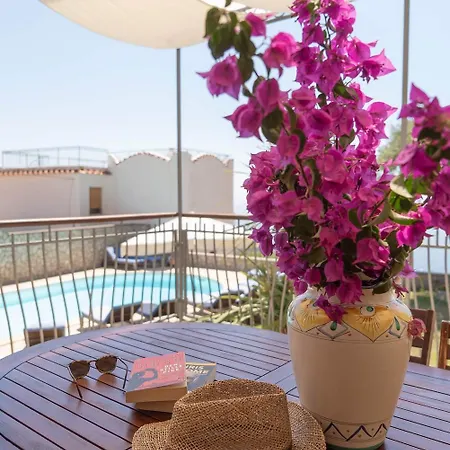 Olga's Relais With Pool