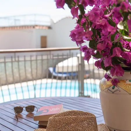 Olga's Relais With Pool Villa