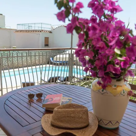 Olga's Relais With Pool Villa