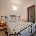 فيلة Olga's Relais With Pool ماسّا لوبْرينسِ