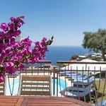 Olga's Relais With Pool فيلة ماسّا لوبْرينسِ