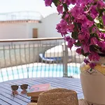 Olga's Relais With Pool فيلة