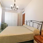 Olga's Relais With Pool فيلة ماسّا لوبْرينسِ