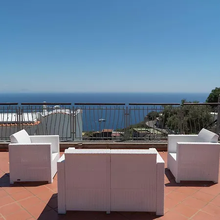Olga's Relais With Pool Massa Lubrense