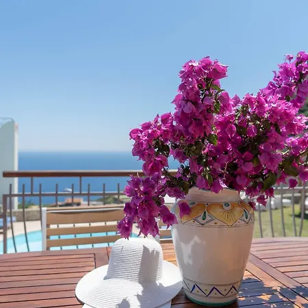 Olga's Relais With Pool